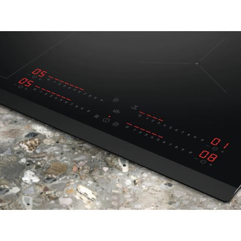 Варильна поверхня Electrolux EIS62453